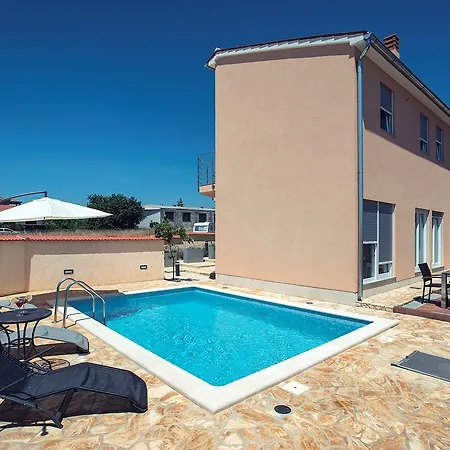 Holiday home Ella *